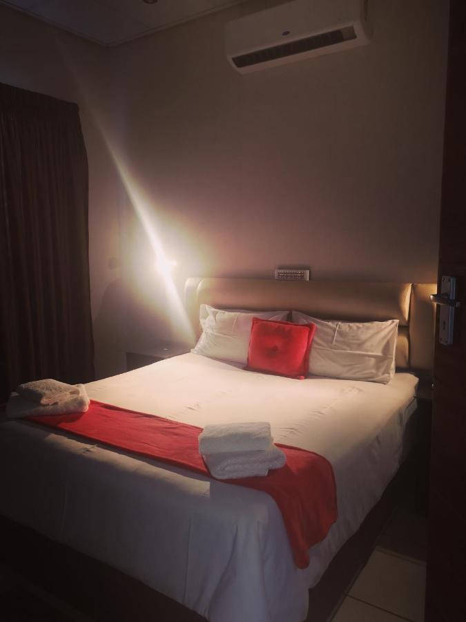 Aaa Rose Garden Guesthouse Mookgophong Eksteriør billede