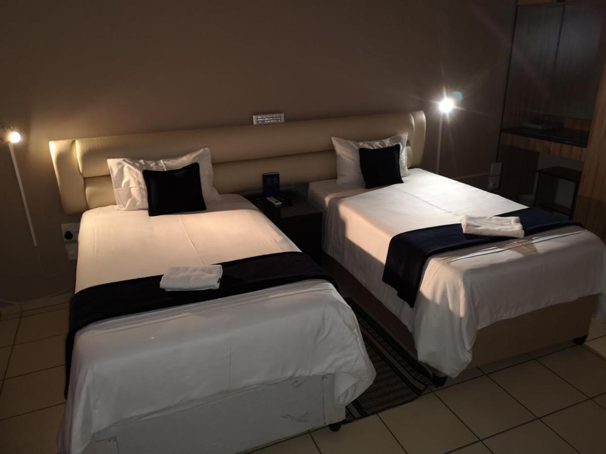 Aaa Rose Garden Guesthouse Mookgophong Eksteriør billede