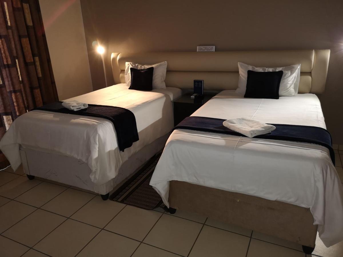 Aaa Rose Garden Guesthouse Mookgophong Eksteriør billede