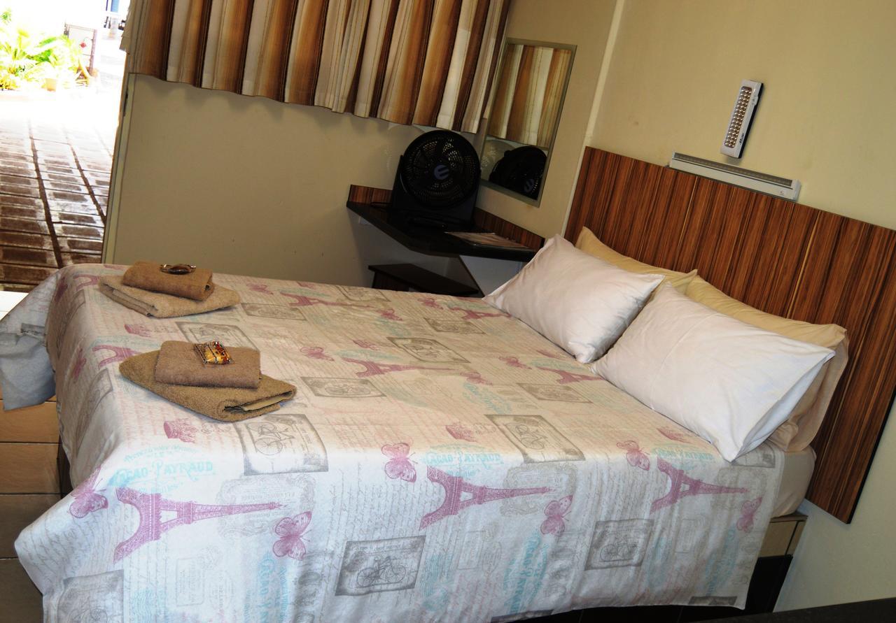 Aaa Rose Garden Guesthouse Mookgophong Eksteriør billede